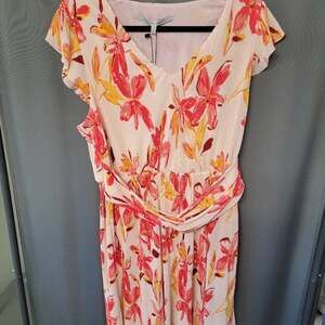 NWT Collective Concepts floral short sleeve dress b24